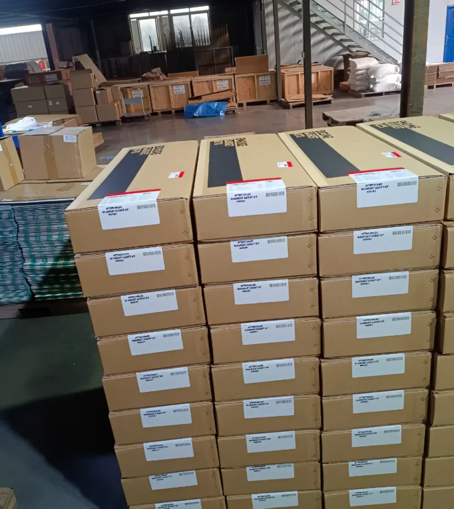 VP GASKET factory warehouse shipping heavy-duty engine overhaul kits to global distributors.12 Valve Cummins Overhaul Kit