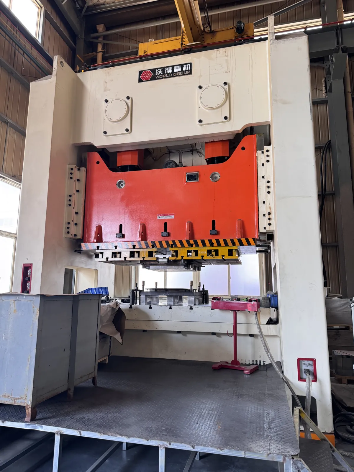Production press inside our gasket factory